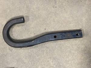 GM - 15661183 Passenger Side Front Tow Hook - Image 2