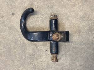 GM - 15709128 (Driver's Side Tow Hook) - Image 2